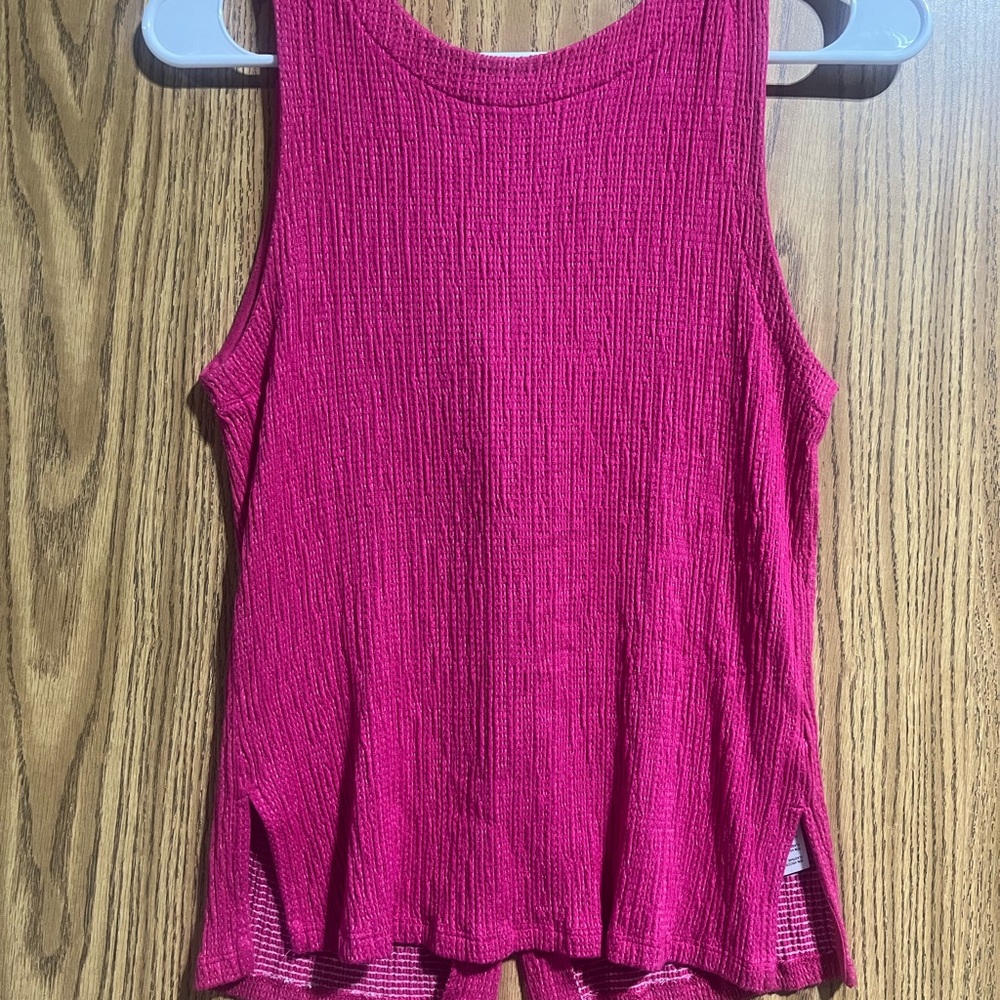 Chic Magenta Sleeveless Tank Top